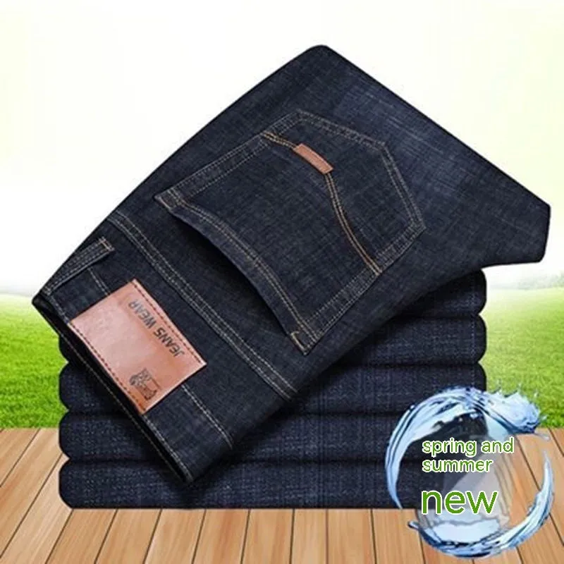 Men's elastic straight tube loose casual jeans in blue denim with straight leg and loose fit