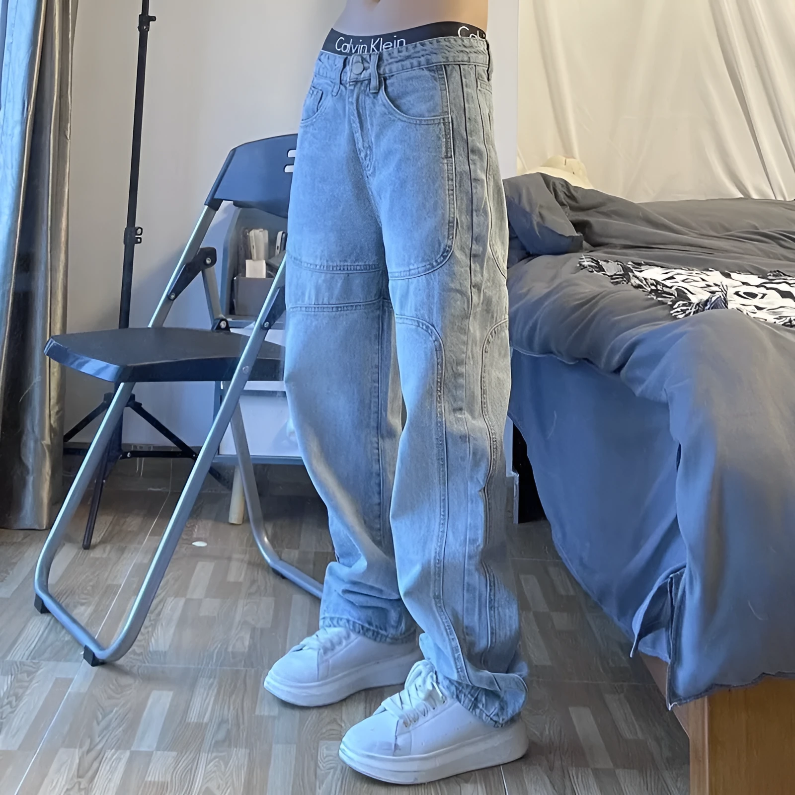 Straight-leg retro wash blue denim jeans for men and women, loose fit, mid-rise waist
