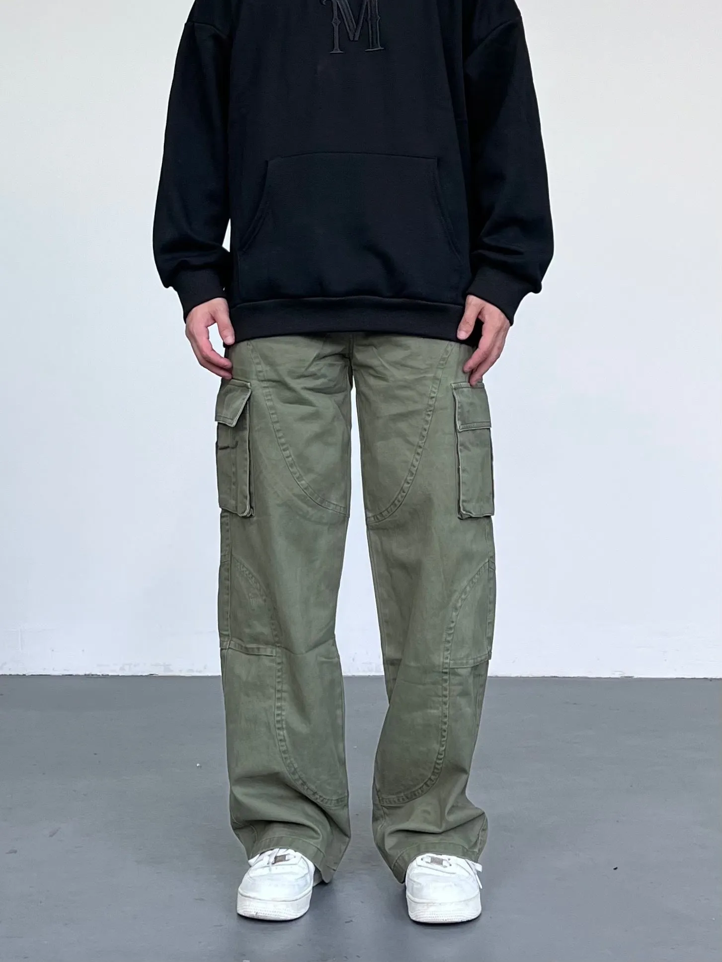 Autumn winter American style washed worn loose straight-leg overalls in black, green, and dark grey with pocket details