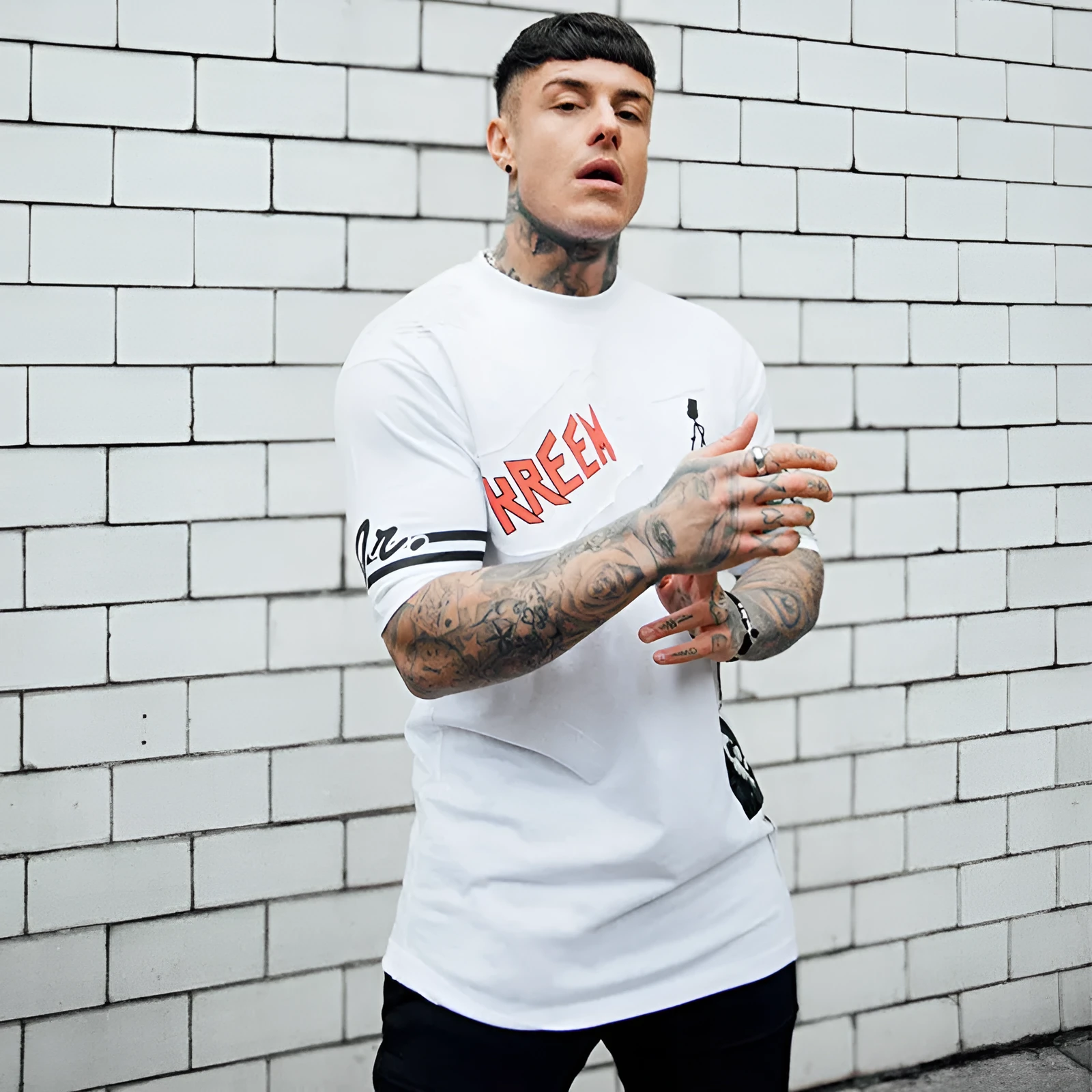 Men's loose fit cotton short sleeve t-shirt in black and white options