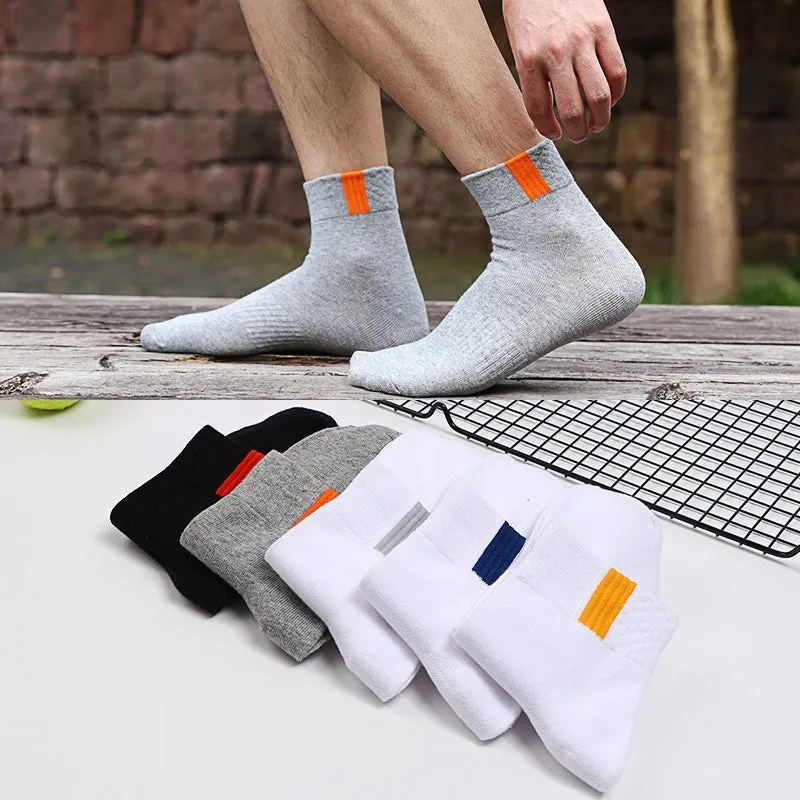 Sports mid-calf basketball deodorant men's socks in tube style with simple design and breathable fabric.