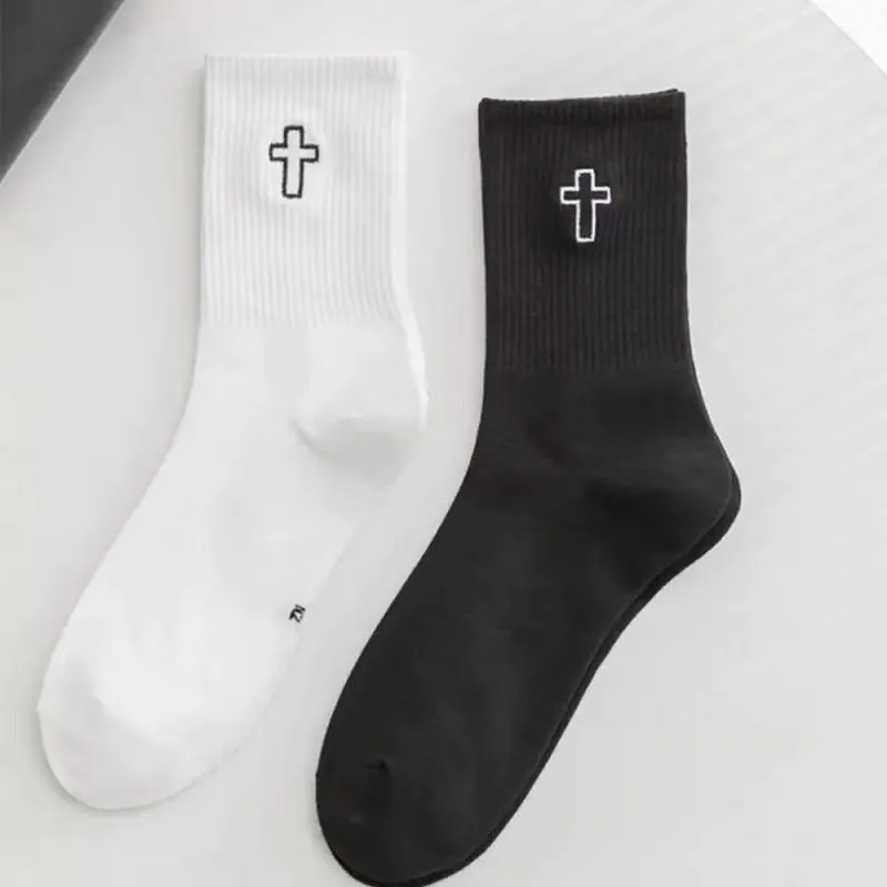 Pack of 5 black mid-calf socks made from polyester for sweat absorption and odour control