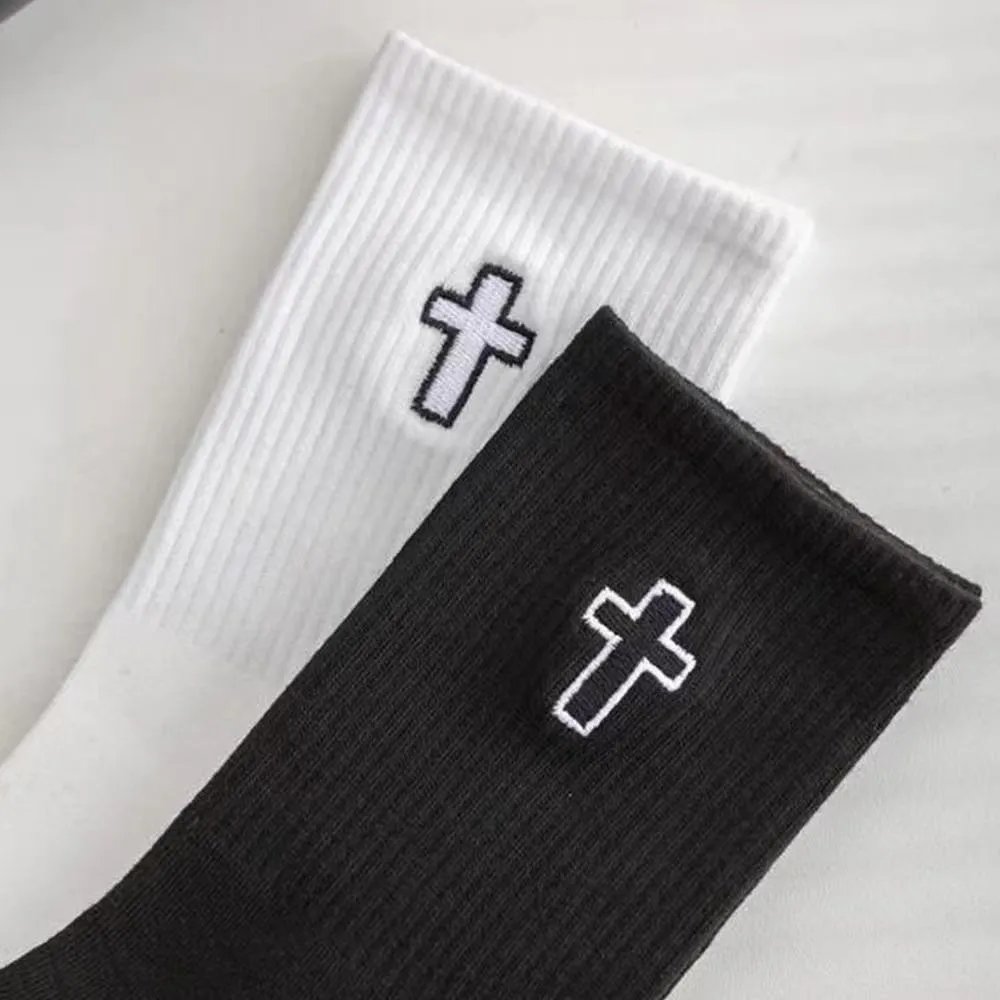 Pack of 5 black mid-calf socks made from polyester for sweat absorption and odour control