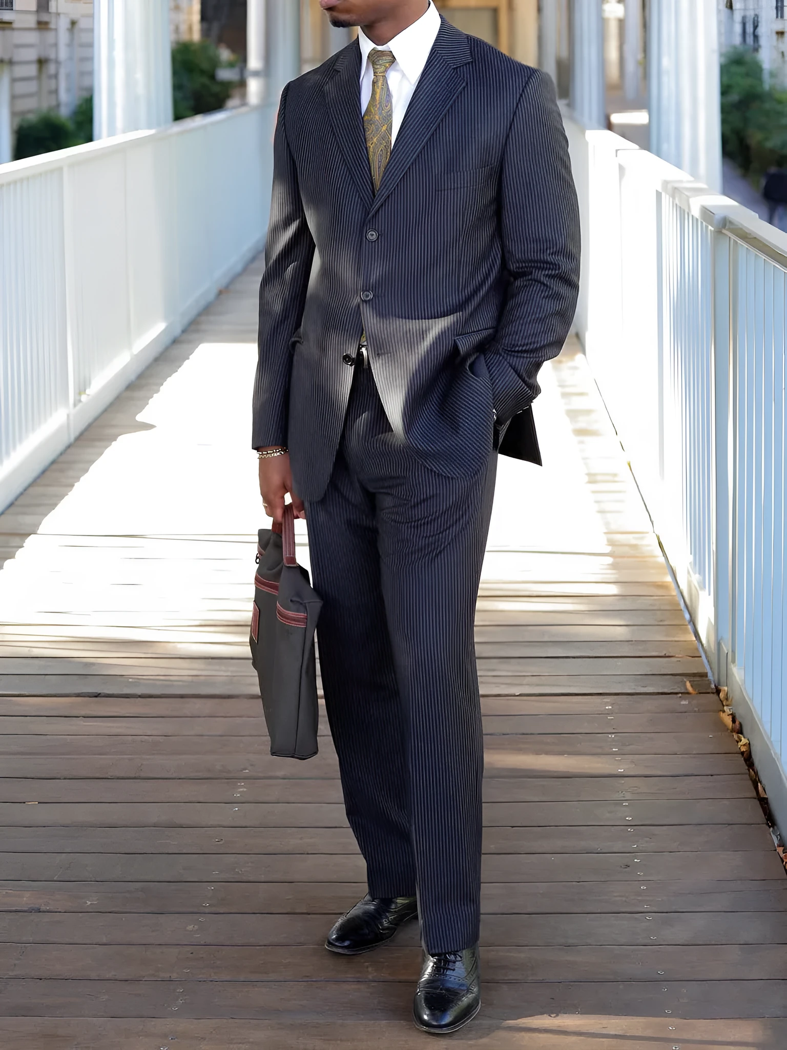 Men's classic striped suit set with high-waist trousers and regular-fit blazer in polyester