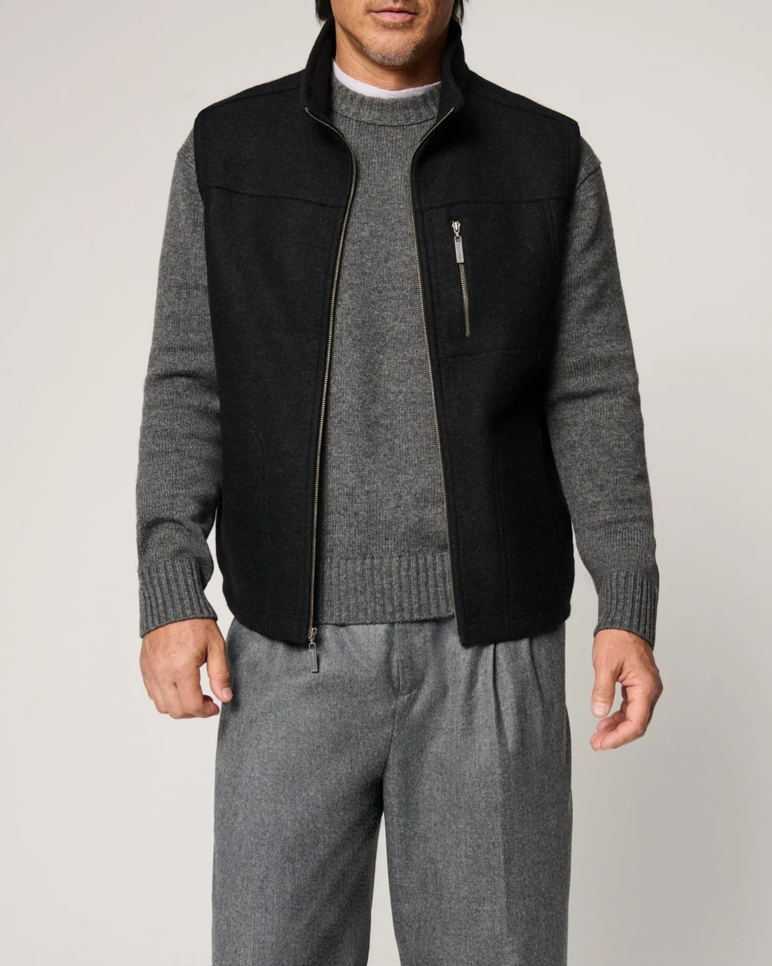 Men's fine autumn and winter blended thermal zipper vest in black, solid colour with zip front