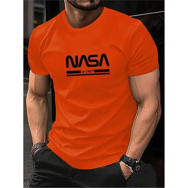 Men's slim-fit cotton short sleeve t-shirt in multiple colours with straight cut design