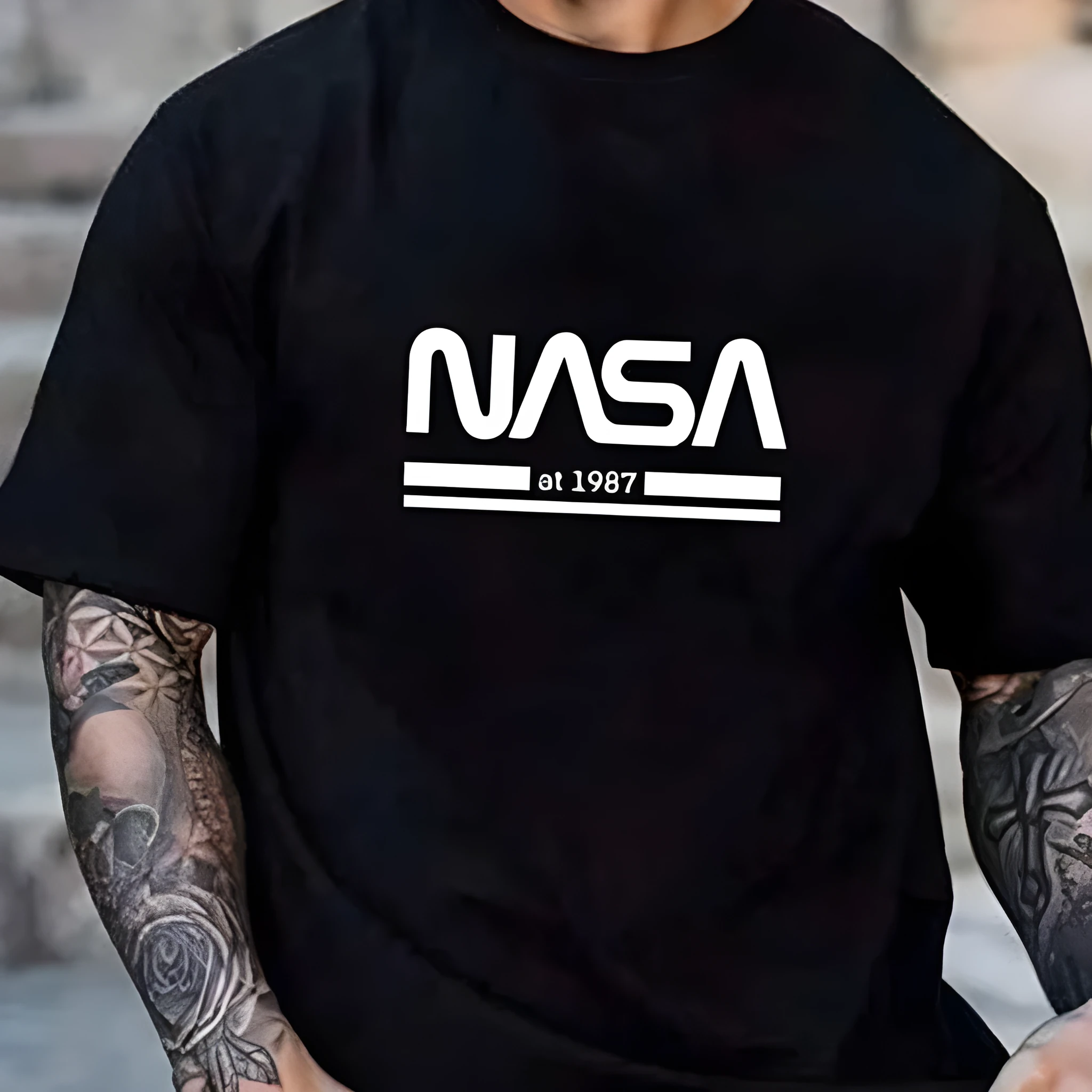 Men's slim-fit cotton short sleeve t-shirt in multiple colours with straight cut design