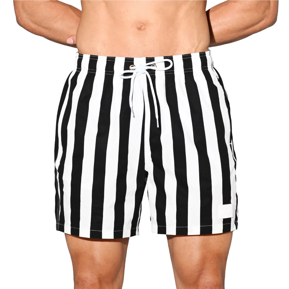 Men's casual loose striped quick-drying shorts in black and white stripes, polyester fibre summer sport shorts with elastic waist