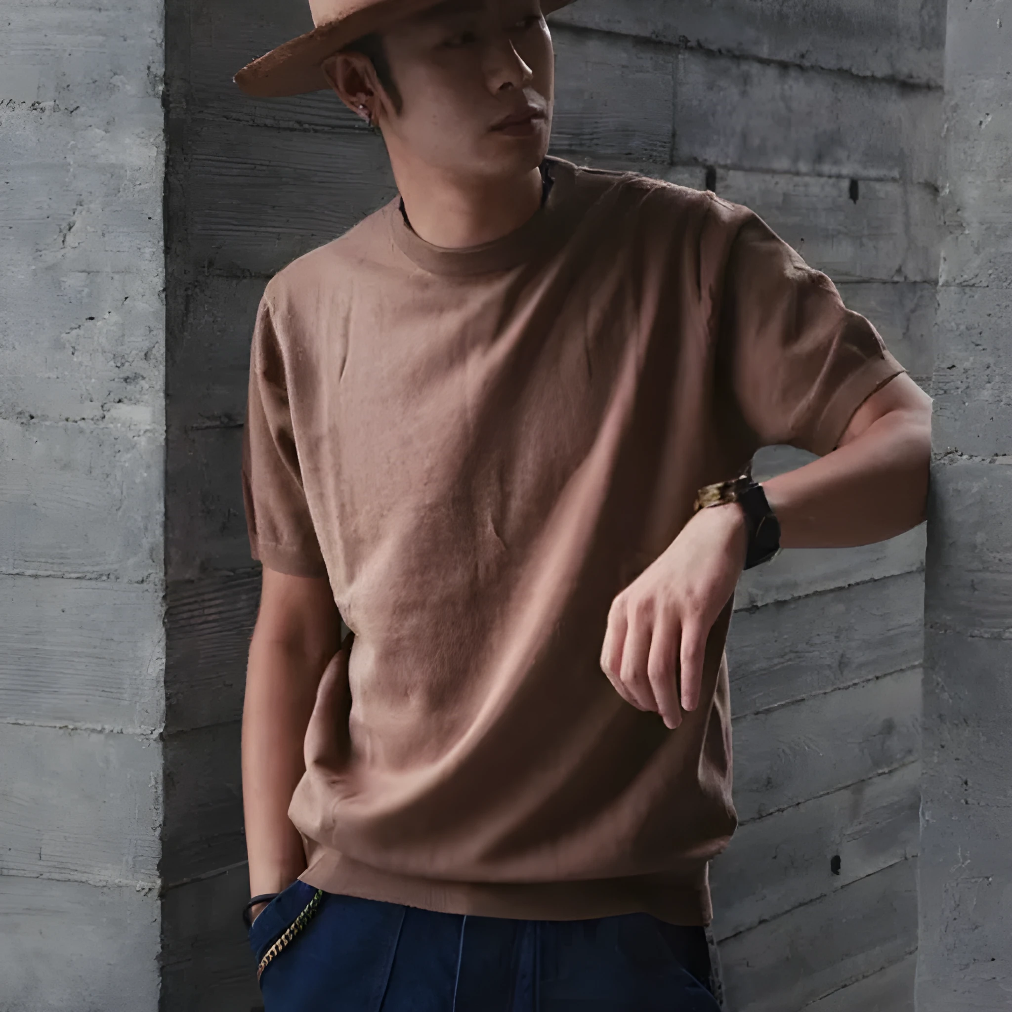 Pure cotton men's short-sleeved T-shirt in slim fit round neck style, available in five colours including black, white, khaki, navy, charcoal gray