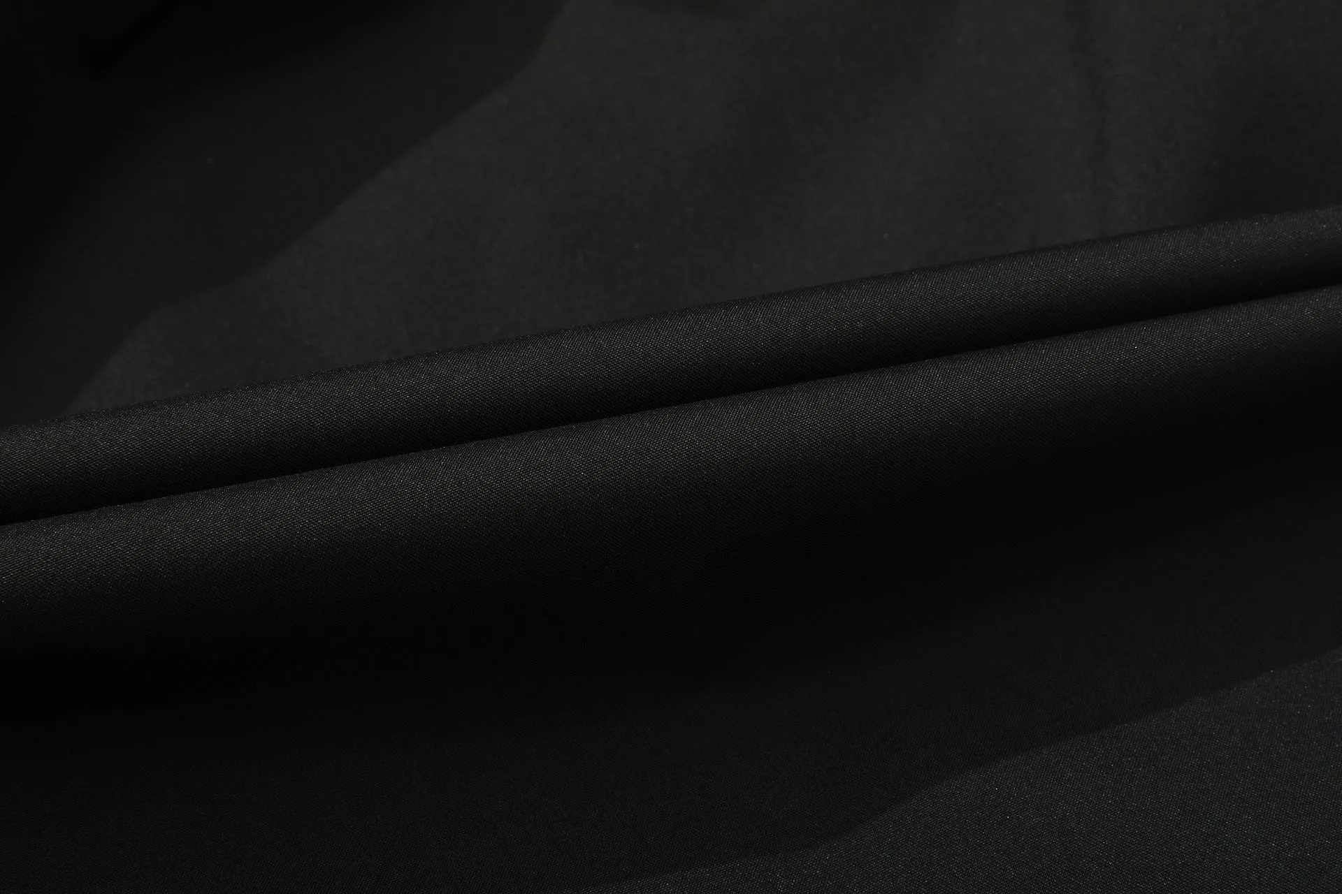 Outdoor wild jacket in black, long sleeves, 100% polyester for spring and autumn wear