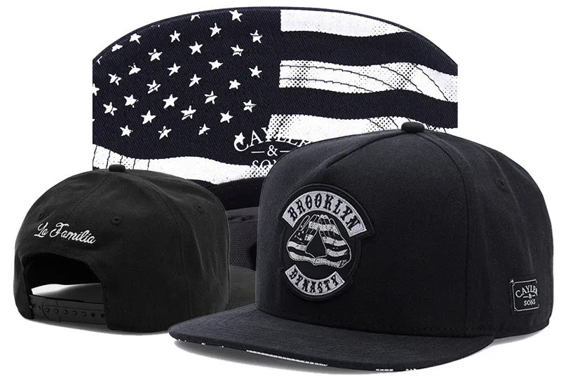 Cotton snapback baseball cap with adjustable back, black colour, side view