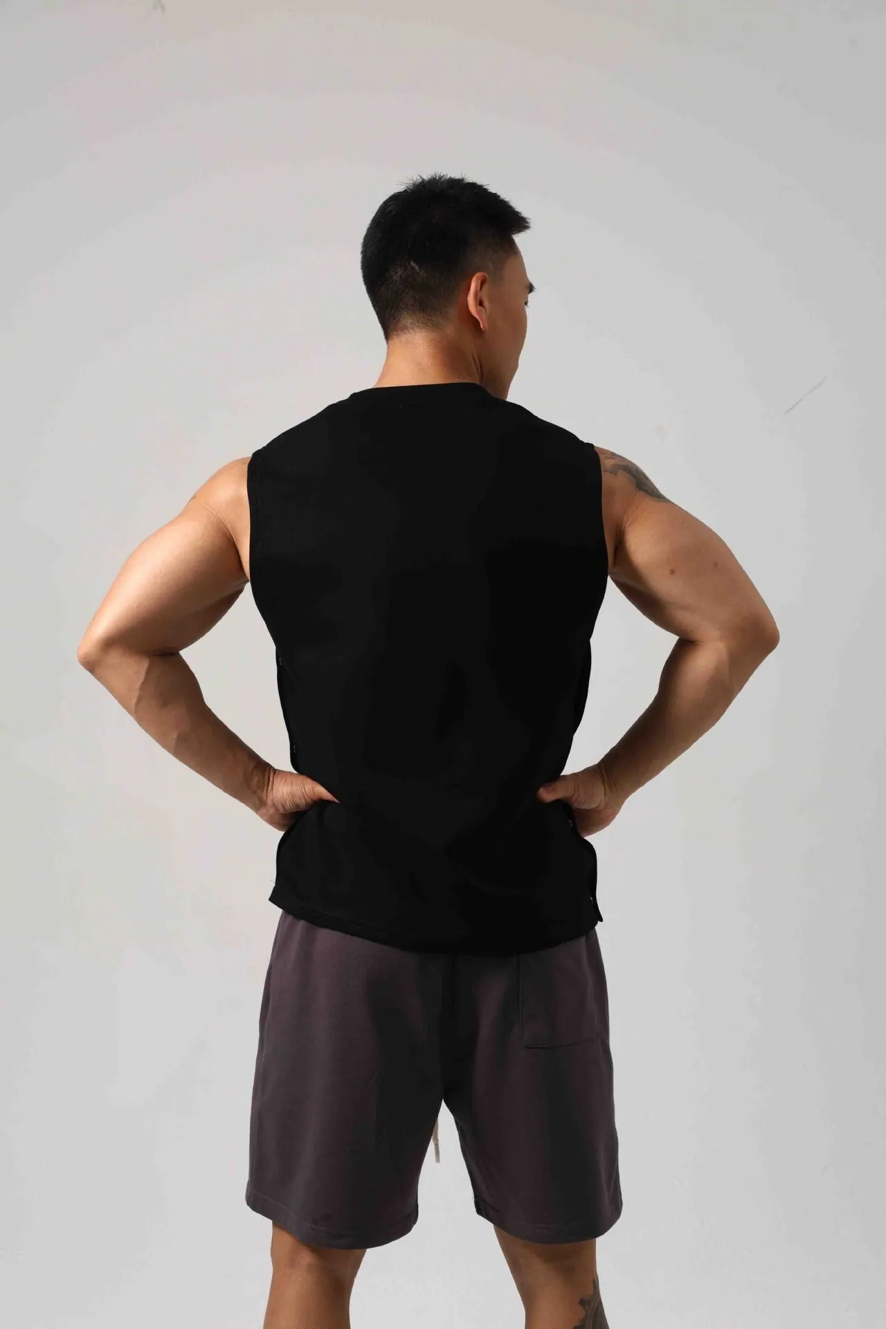 Korean style men's cotton fitness vest with hidden hook side openings
