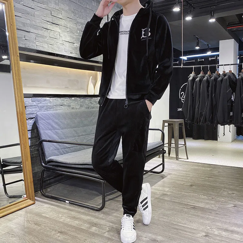 Gold velvet sports suit for men with seven-minute sleeve top and full-length trousers in casual style