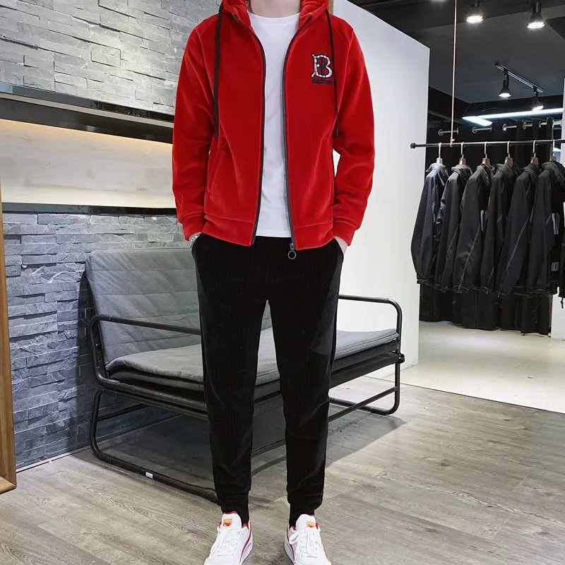 Gold velvet sports suit for men with seven-minute sleeve top and full-length trousers in casual style
