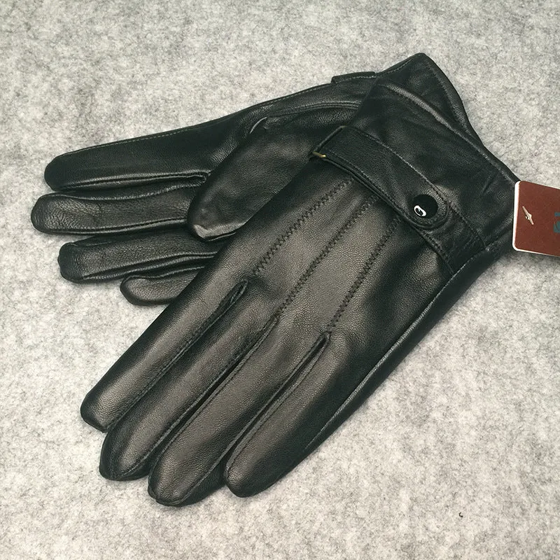 Men's warm sheepskin leather finger gloves in black, one-size design for winter wear