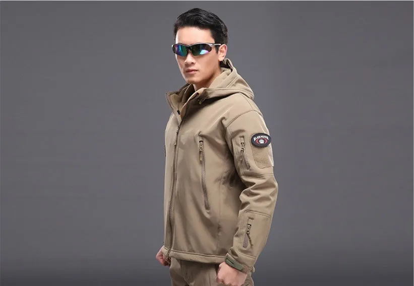 Military tactical jacket waterproof with fleece lining in khaki colour for outdoor use