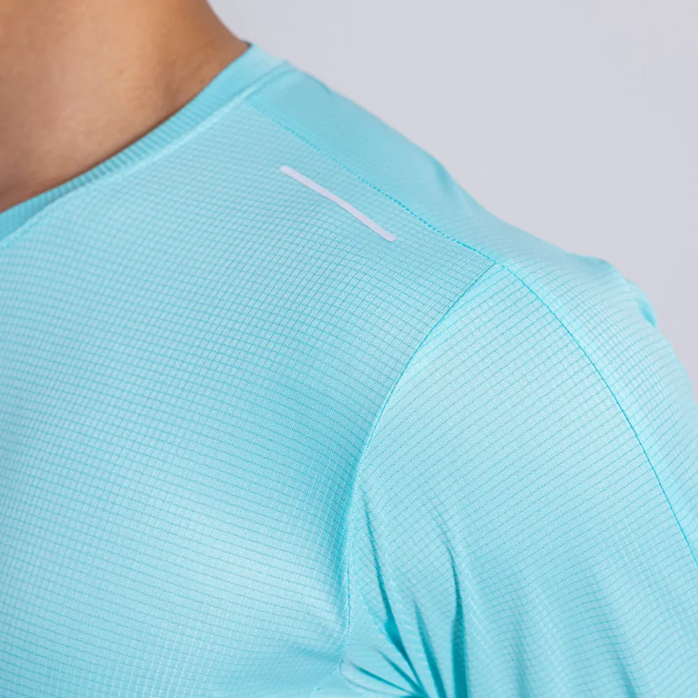 Solid colour men's polyester running top in sky blue, front view, quick-dry fabric for fitness