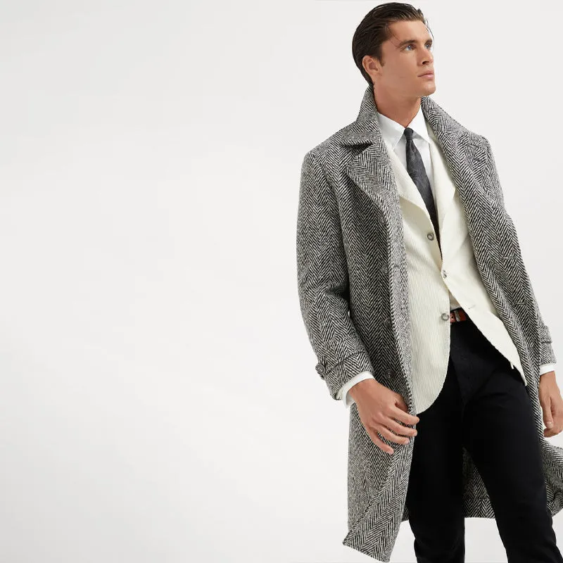 Men's mid-length double-breasted tweed overcoat in light gray woolen fabric with suit collar