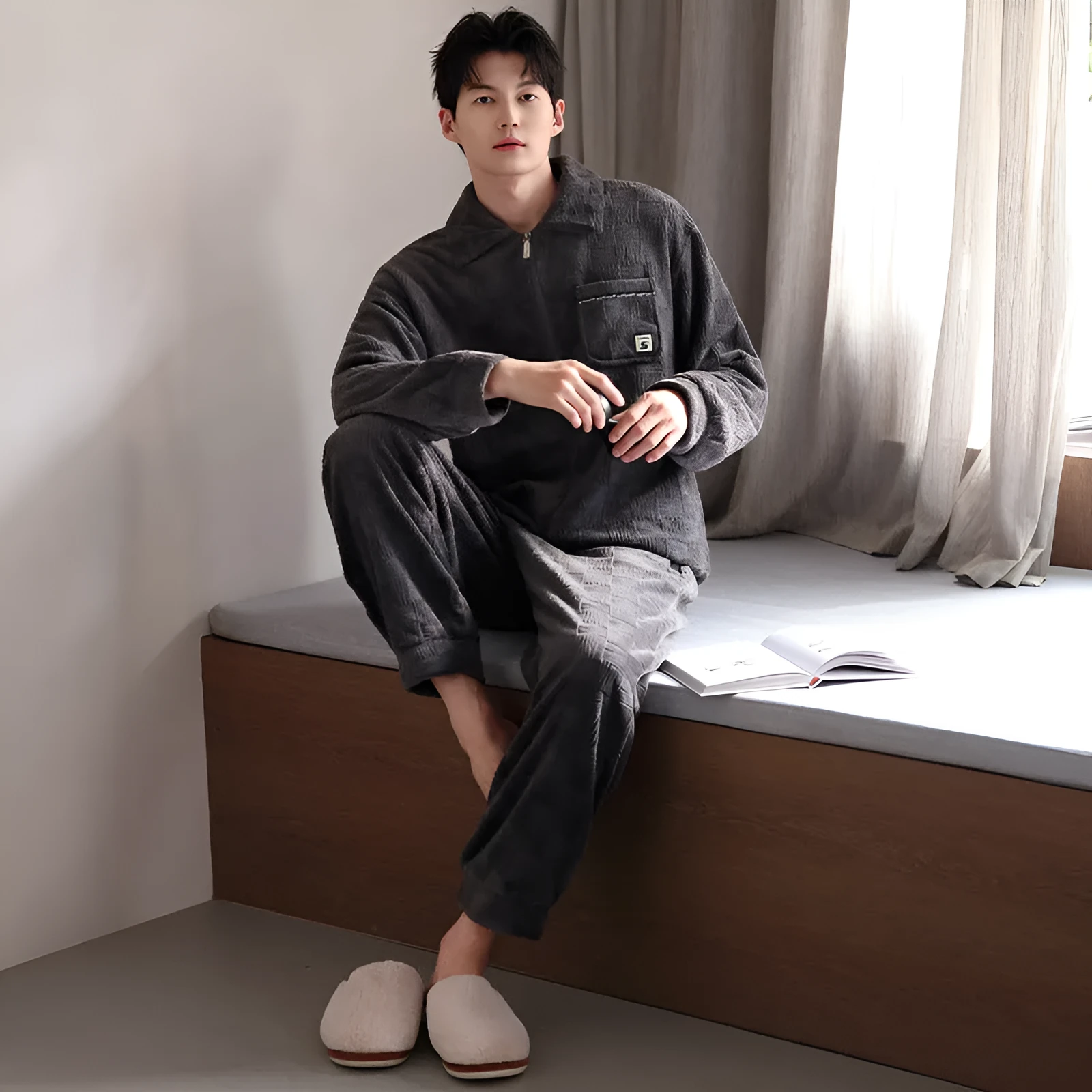 Men's coral velvet pajamas suit in black – super thick flannel two-piece set with top and pants for sleep and outdoor warmth