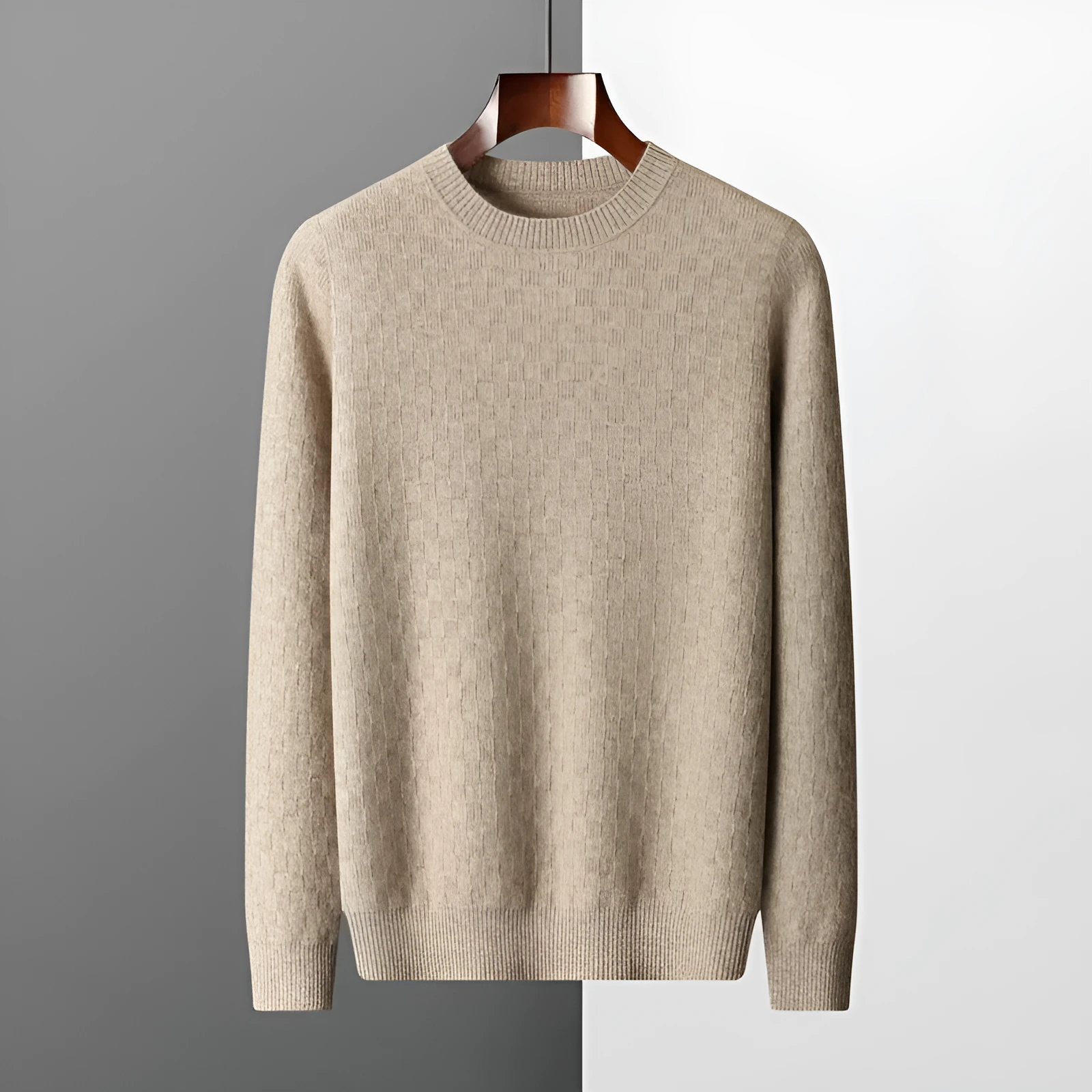Men's cashmere blend thickened knitted sweater in solid colour with round neck and long sleeves, front view