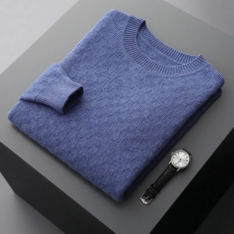 Men's cashmere blend thickened knitted sweater in solid colour with round neck and long sleeves, front view