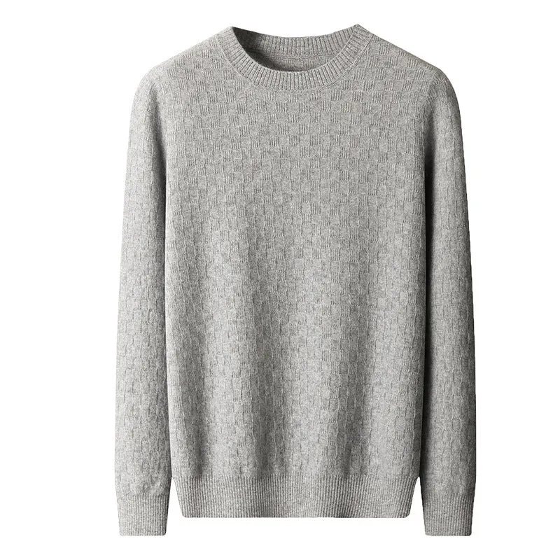 Men's cashmere blend thickened knitted sweater in solid colour with round neck and long sleeves, front view