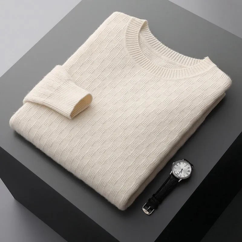 Men's cashmere blend thickened knitted sweater in solid colour with round neck and long sleeves, front view