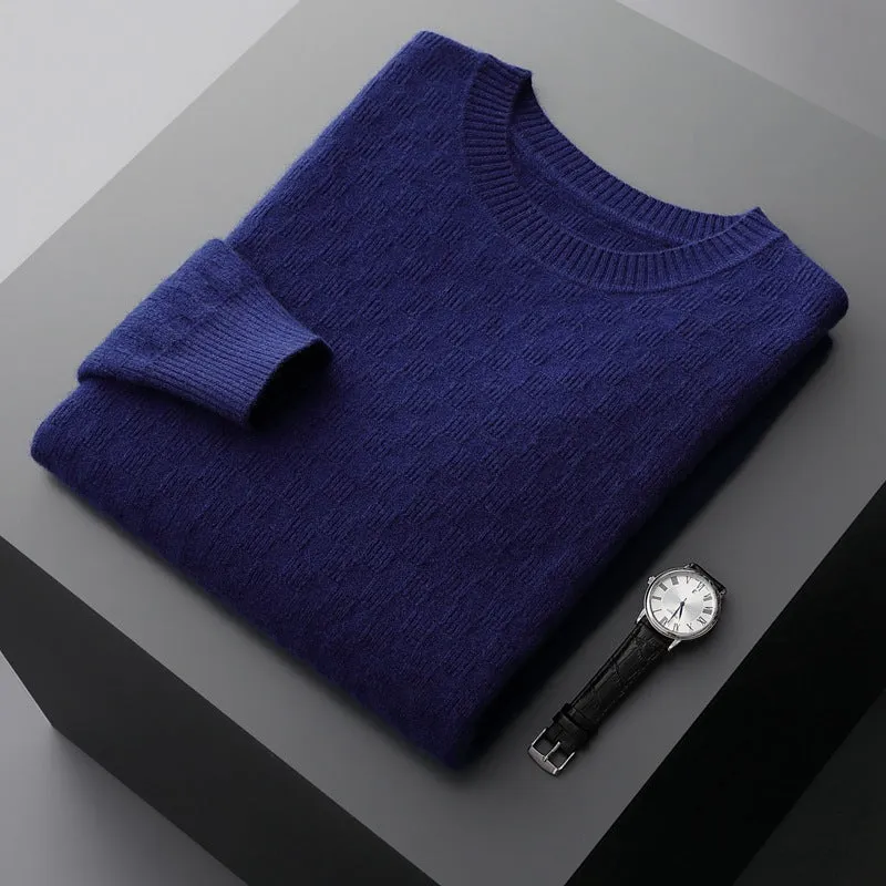 Men's cashmere blend thickened knitted sweater in solid colour with round neck and long sleeves, front view