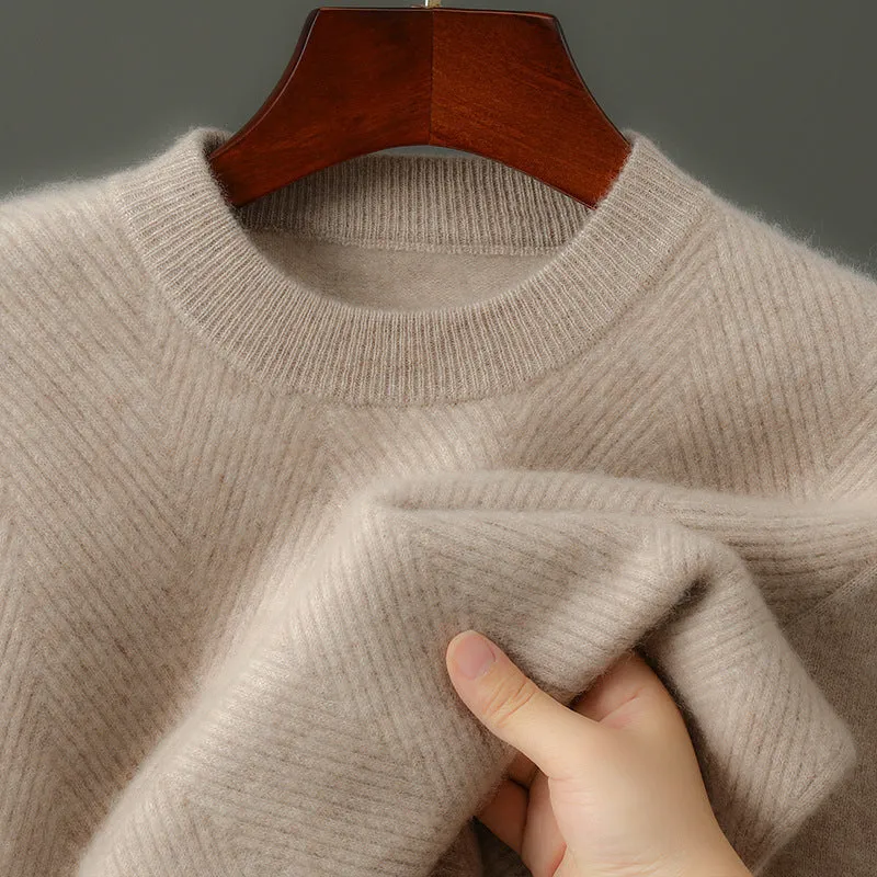 Men's round neck pullover wool knitted sweater in mild beige with long sleeves
