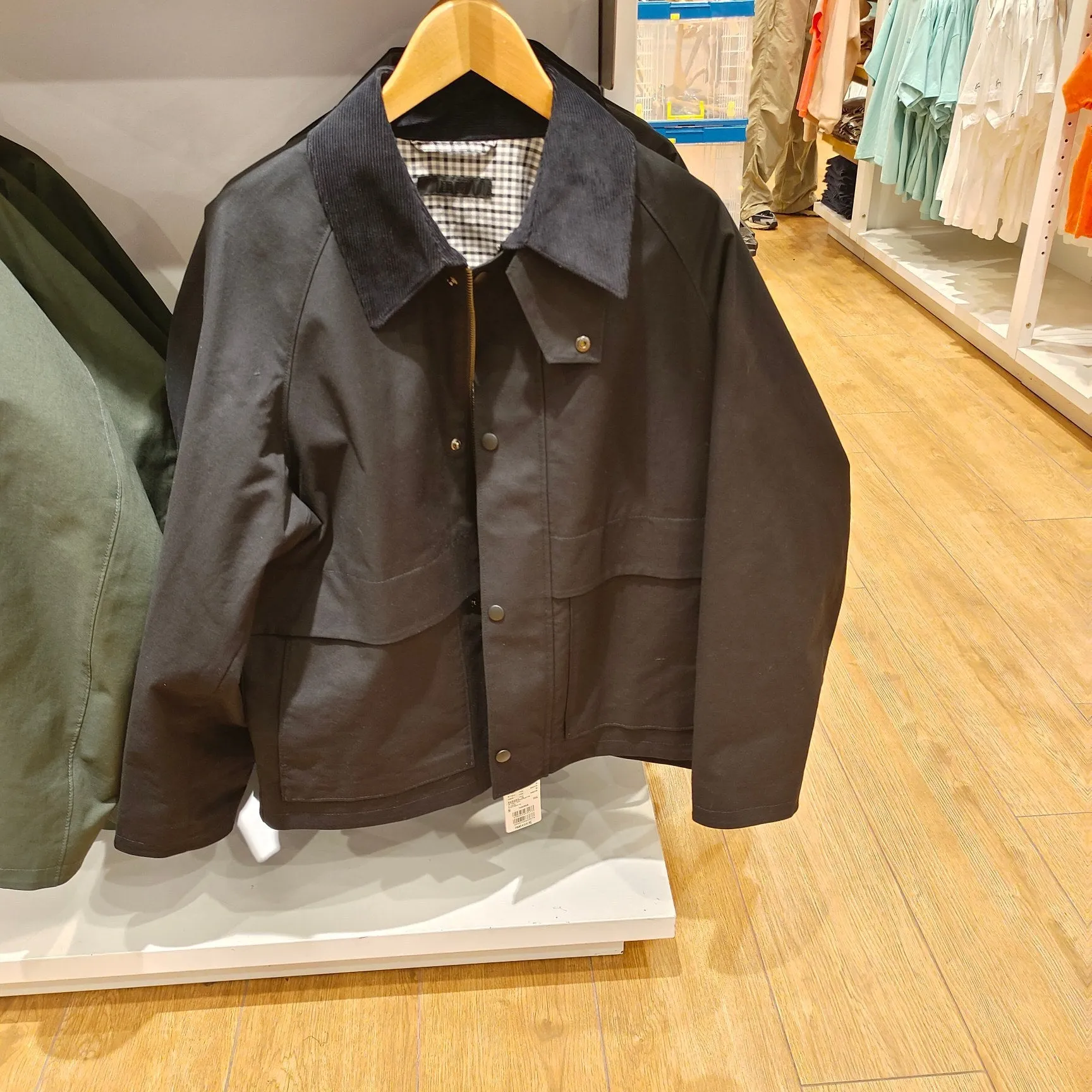 Japanese men's casual short jacket in loose fit, available in multiple colours with bag-cover slit pockets