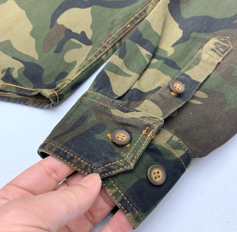 Men's retro camouflage shirt with corduroy lapel stitching and drop-shoulder sleeves in Army Green