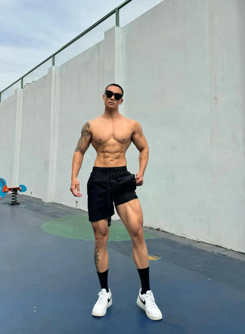 Men's Ice Silk quick-dry double-layer casual shorts in nylon fabric.
