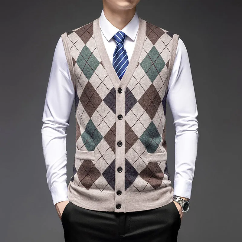 Men's knitted sleeveless V-neck vest in light camel with two front pockets, cotton blend jacquard fabric