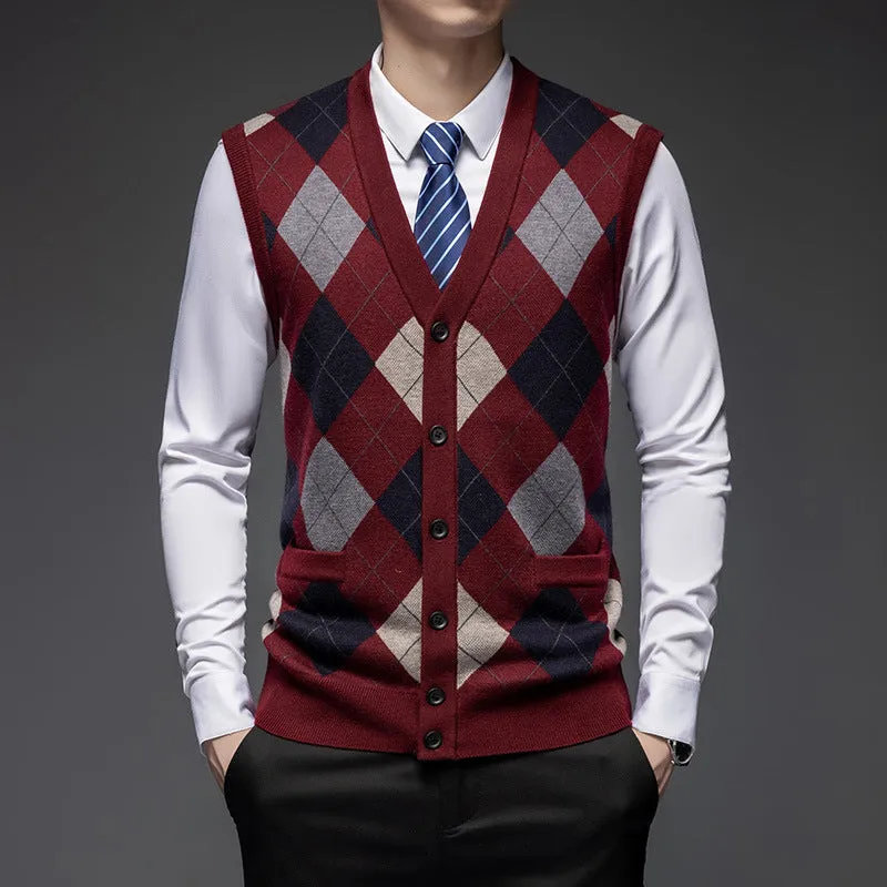 Men's knitted sleeveless V-neck vest in light camel with two front pockets, cotton blend jacquard fabric