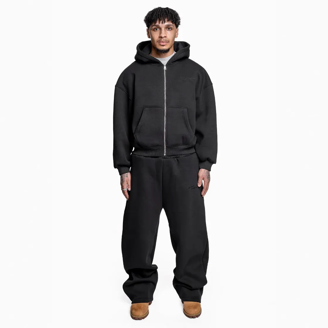 Printed street fashion two-piece suit with letter pattern sweater and loose straight trousers in black
