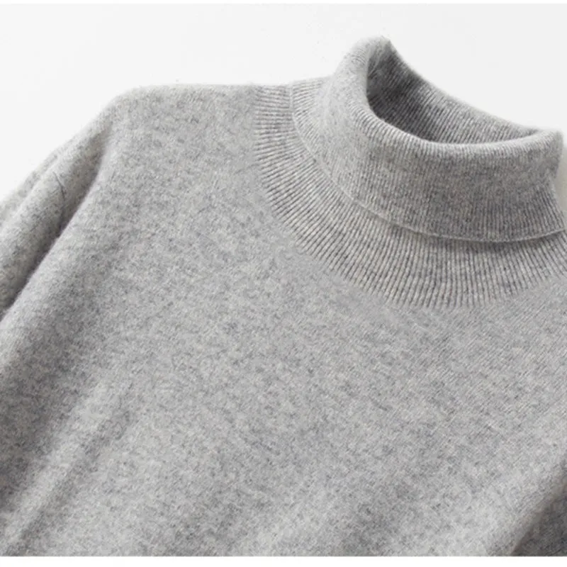 Men's loose pullover sweater in high collar dark blue, standard wool yarn