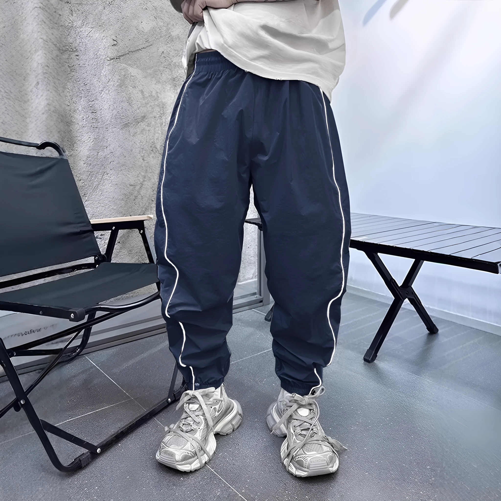 Lightweight breathable loose casual pants for men in black polyester summer trousers