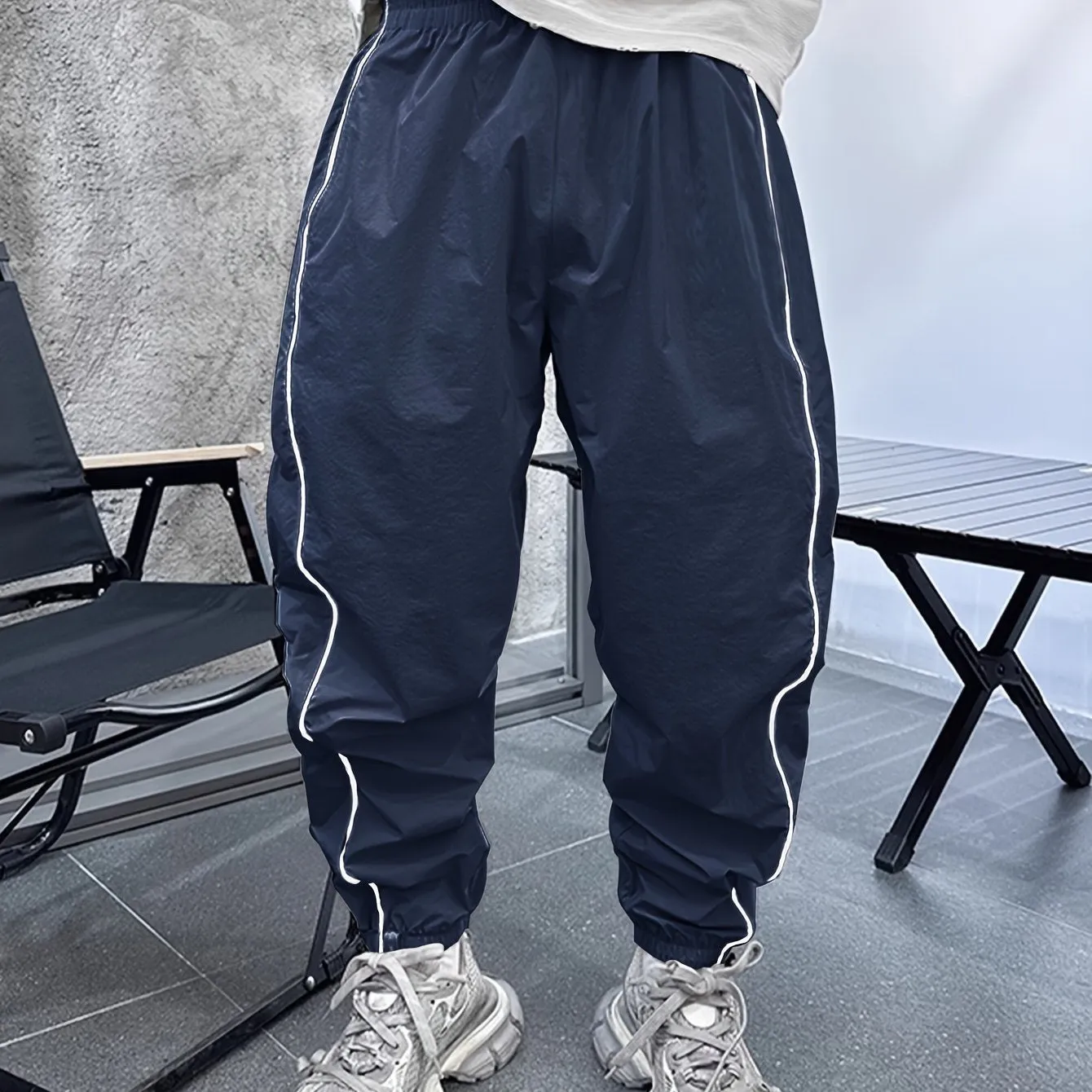Lightweight breathable loose casual pants for men in black polyester summer trousers