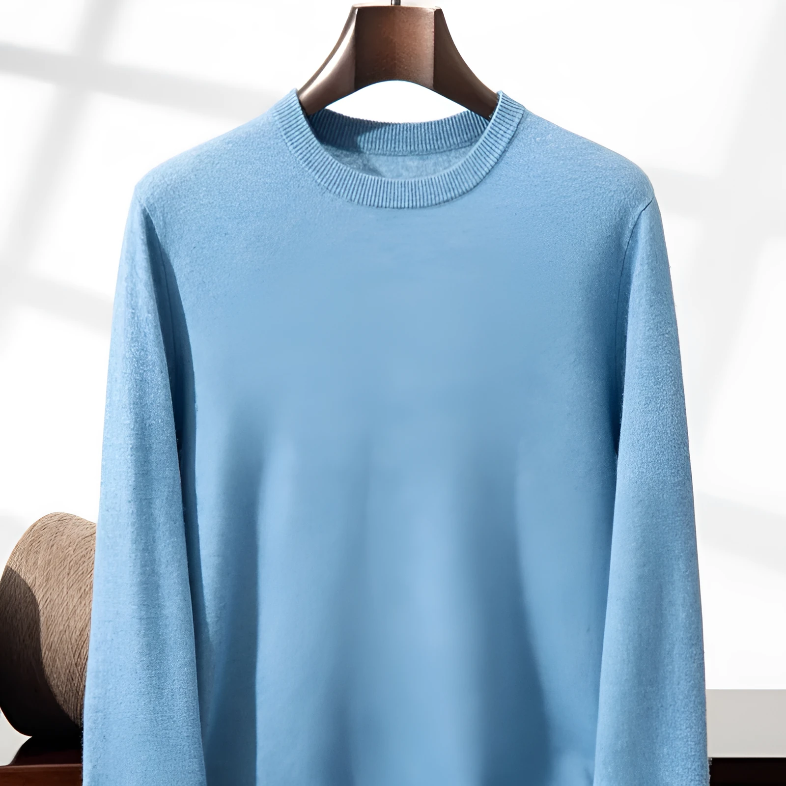 Men's cashmere sweater in camel colour, low round neck, long sleeves, loose fit pullover