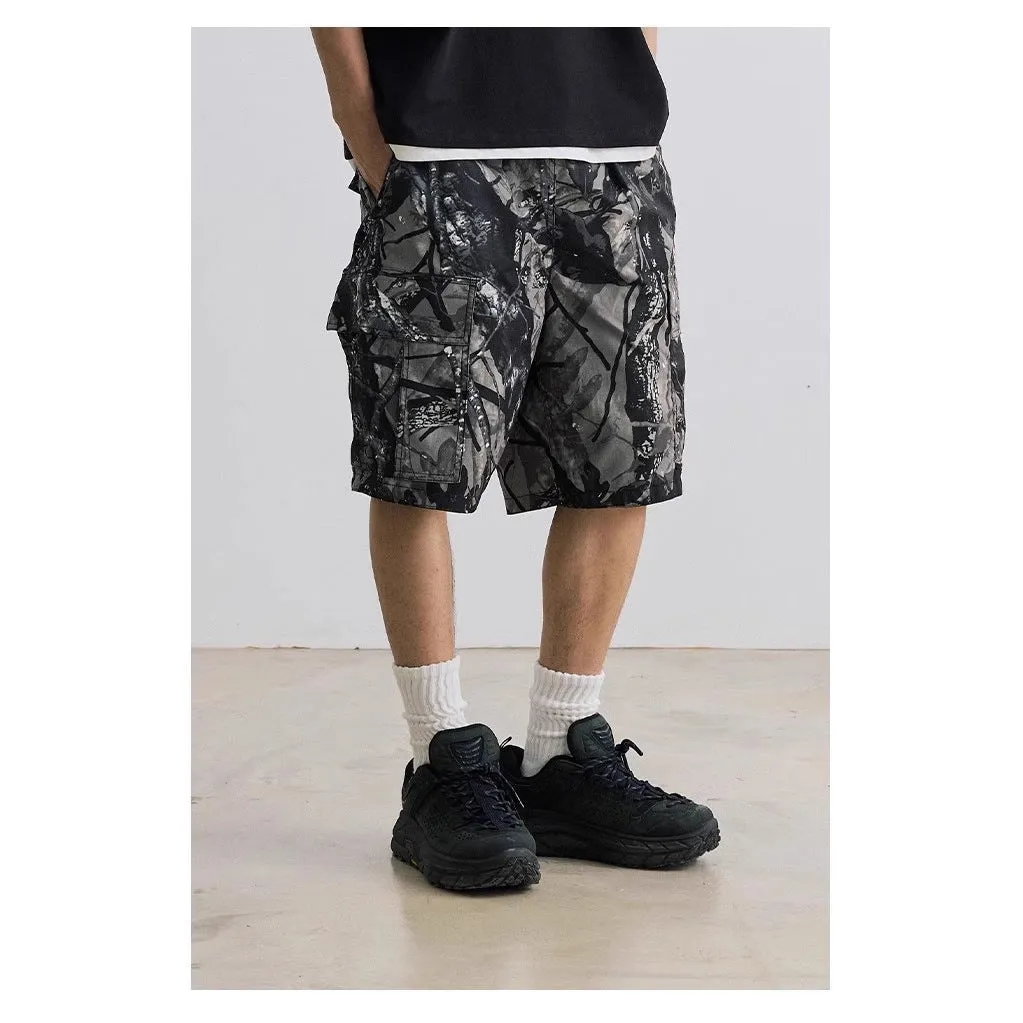 Men's loose fit denim shorts in army green with an elasticated waistband and straight leg.