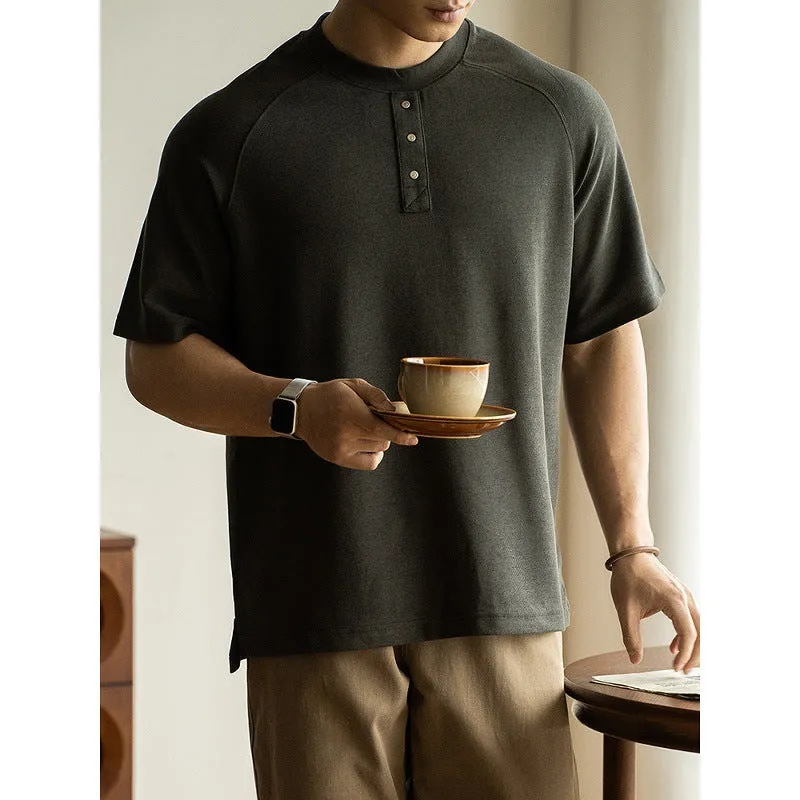 Casual loose top with terry texture fabric and raglan sleeves in three colour options