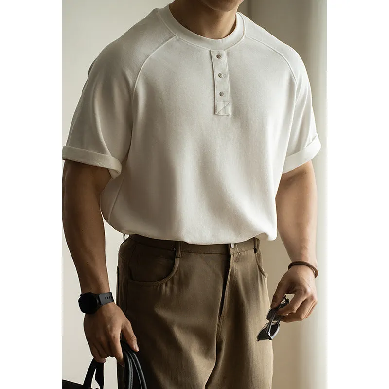 Casual loose top with terry texture fabric and raglan sleeves in three colour options