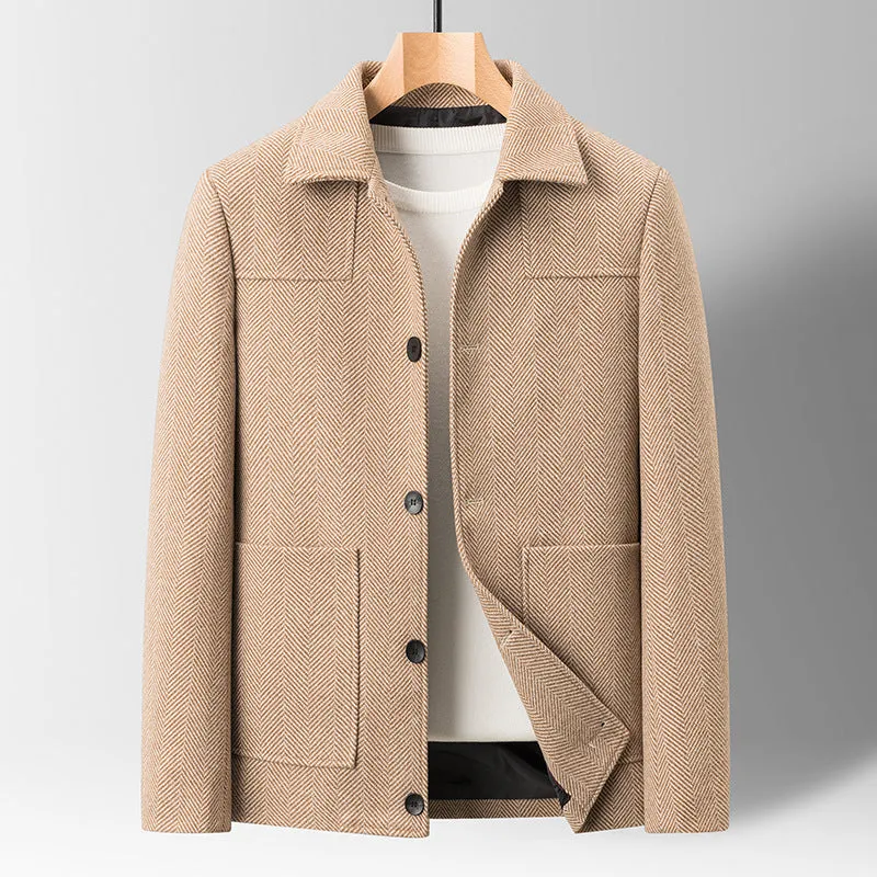 Men's slim lapel woolen jacket in gray with non-ironing finish and side patch pockets on a plain background
