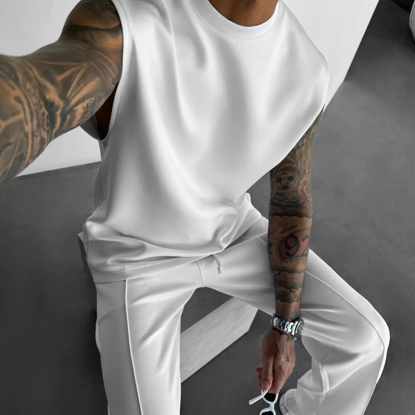 Men's two-piece suit set with trousers and vest in simple style, available in multiple colours, polyester fabric