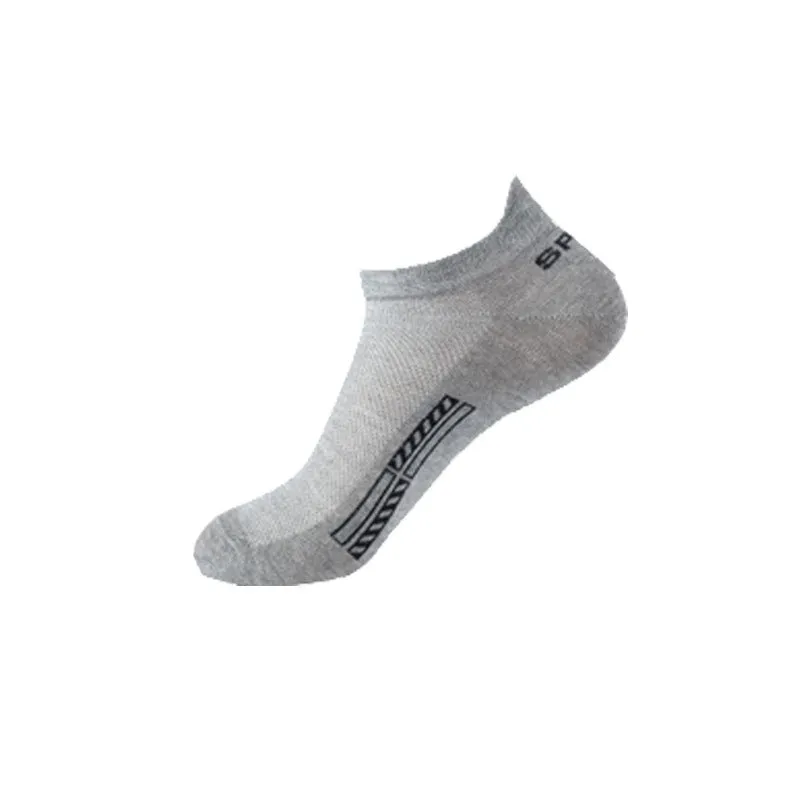 Men's mesh breathable low-cut sports socks in polyester cotton, available in multiple solid colours for exercise