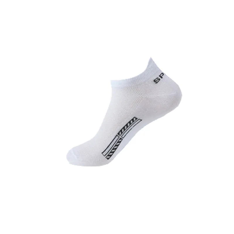 Men's mesh breathable low-cut sports socks in polyester cotton, available in multiple solid colours for exercise