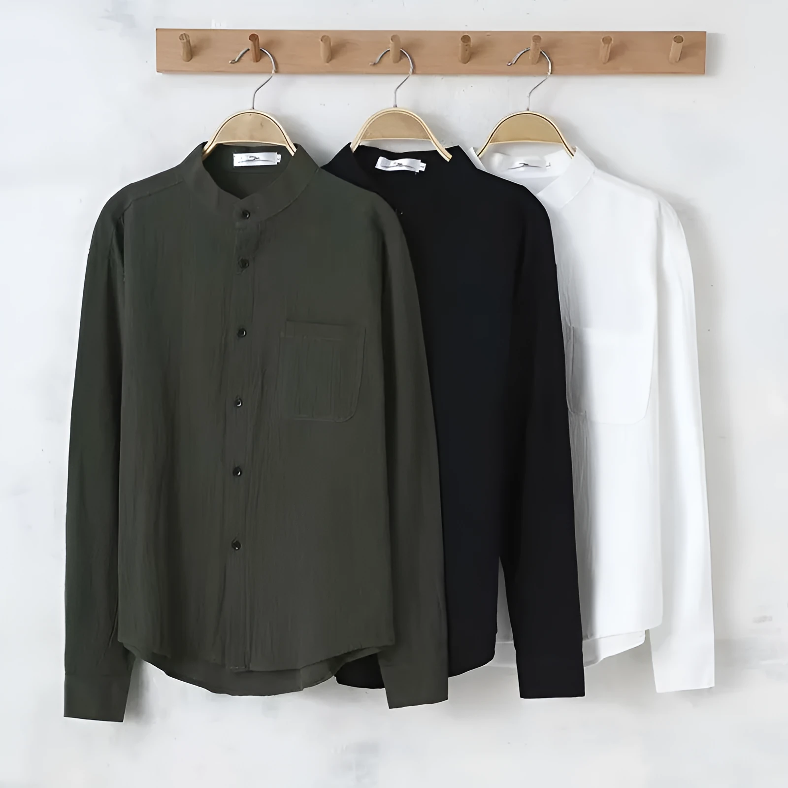 Solid colour men's long sleeve round neck casual loose linen shirt in green cotton-linen blend