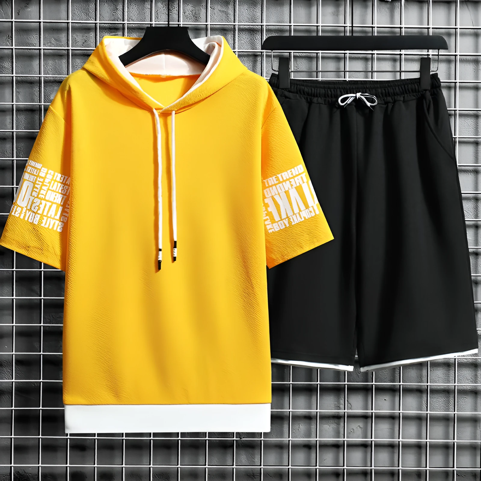 Men's loose sports suit with hooded short-sleeved top and casual trousers in solid colour