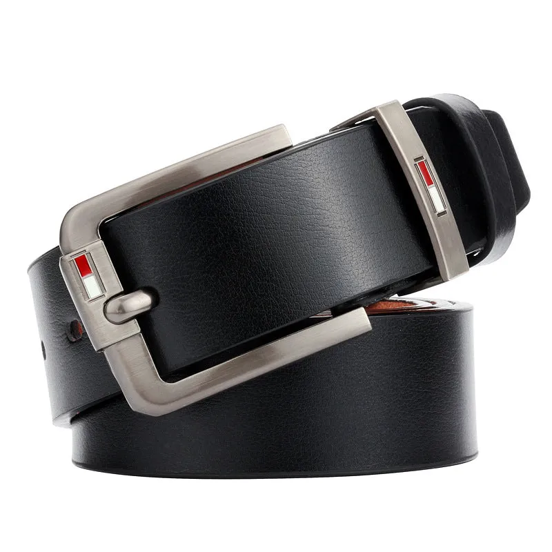 Men's retro pin buckle belt in imitation leather with alloy D buckle, black colour on plain background