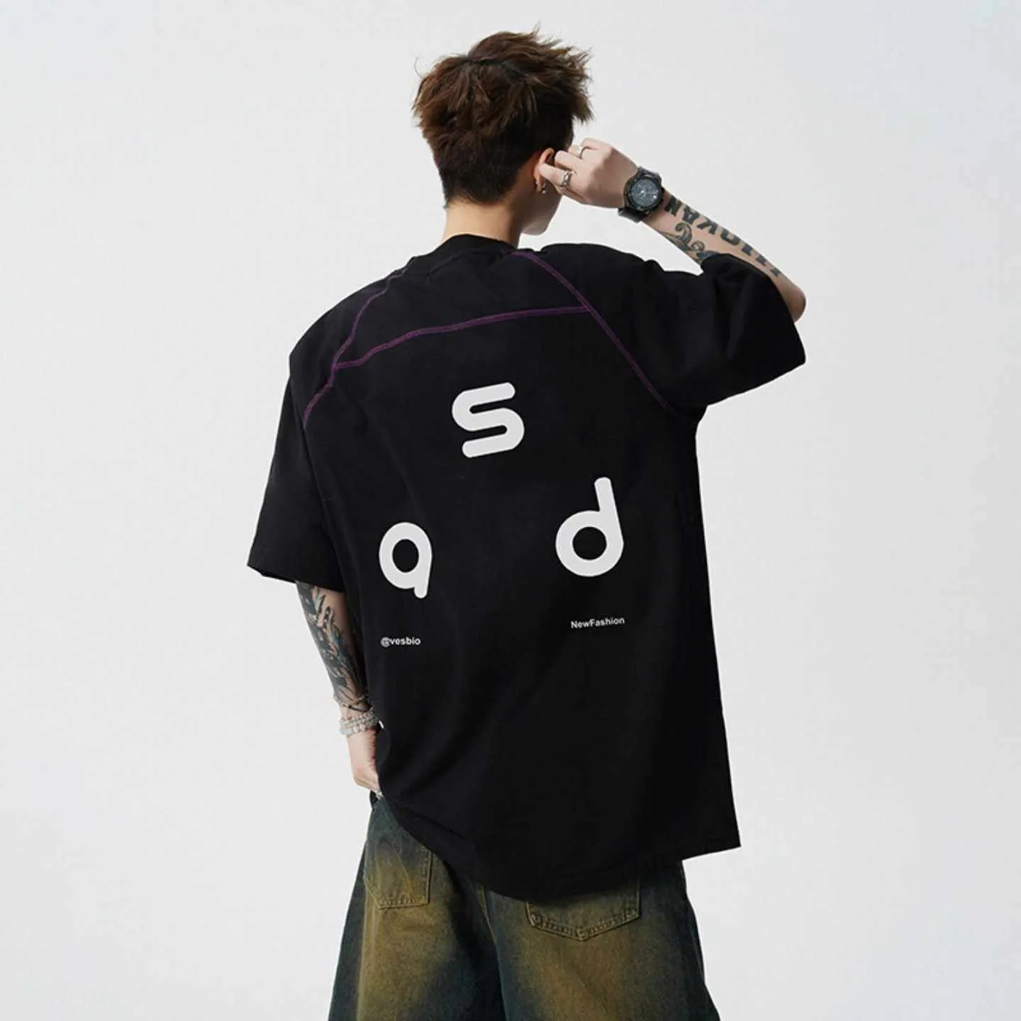 Cotton letter print short-sleeve t-shirt in loose fit with round neck collar